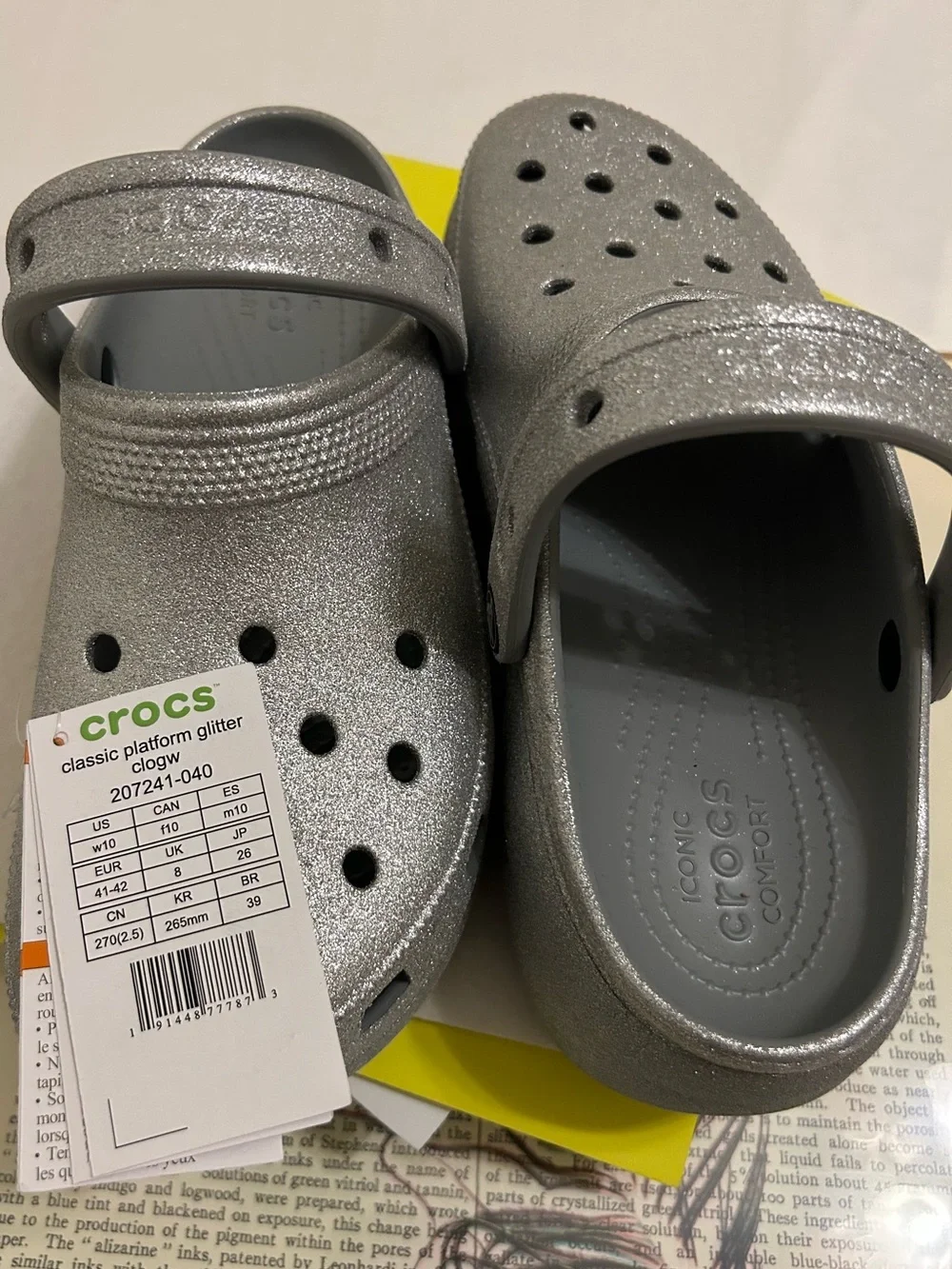 CROCS (NWT) Silver Classic Glitter Platform Shoes - Unisex - Picture 3 of 8